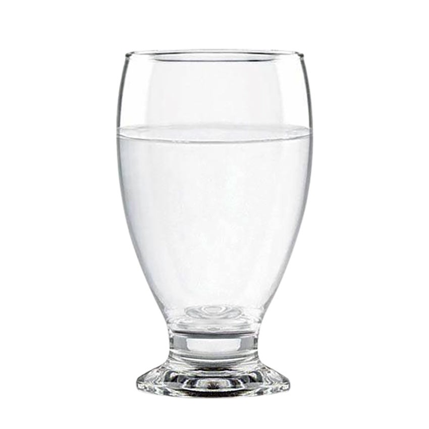 Verre à eau avec pied, sans tige, bien rempli.